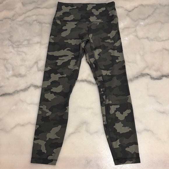 lululemon athletica Green Camo Leggings - Picture 1 of 9